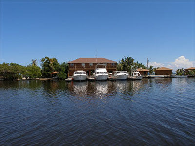 אוטילה Laguna Beach Resort מראה חיצוני תמונה